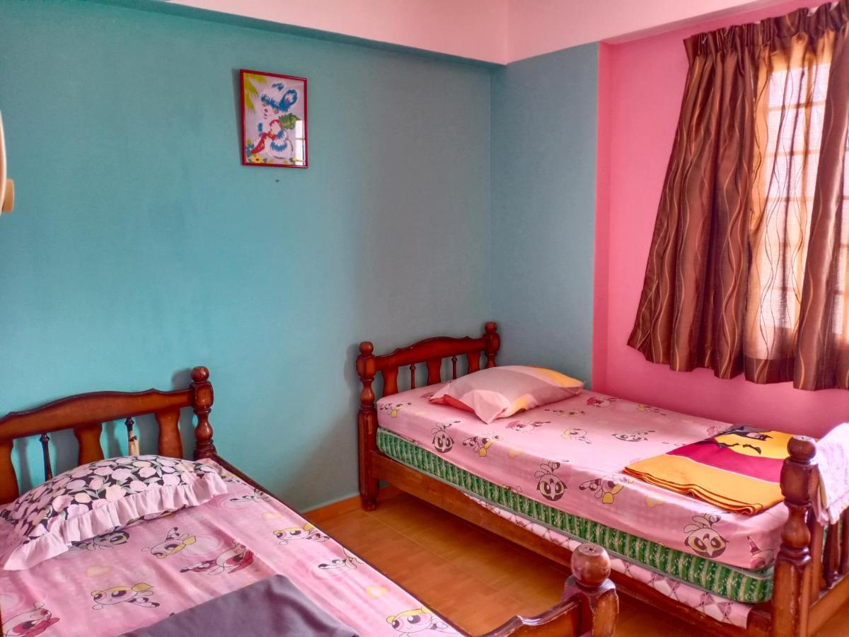 Sunshine Bay Resort Порт-Диксон Экстерьер фото