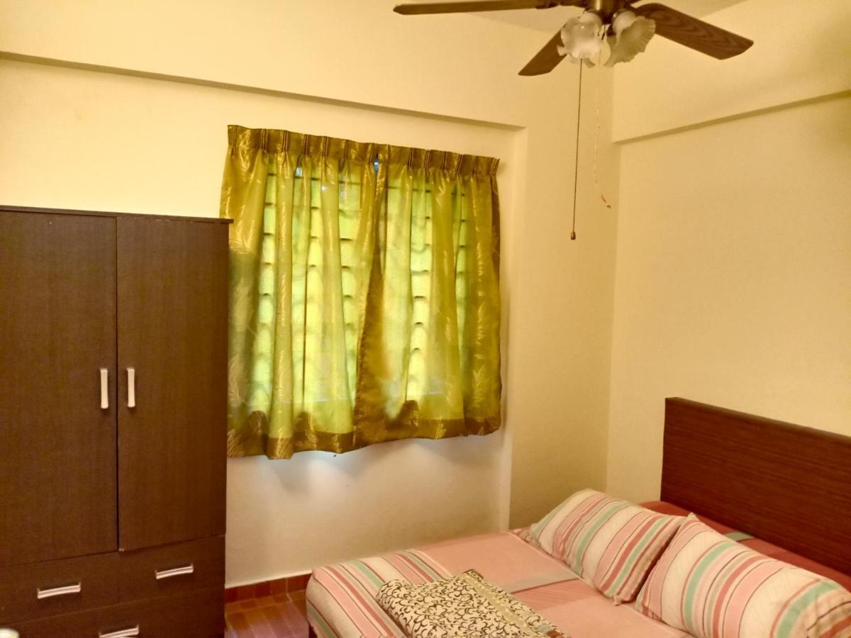 Sunshine Bay Resort Порт-Диксон Экстерьер фото