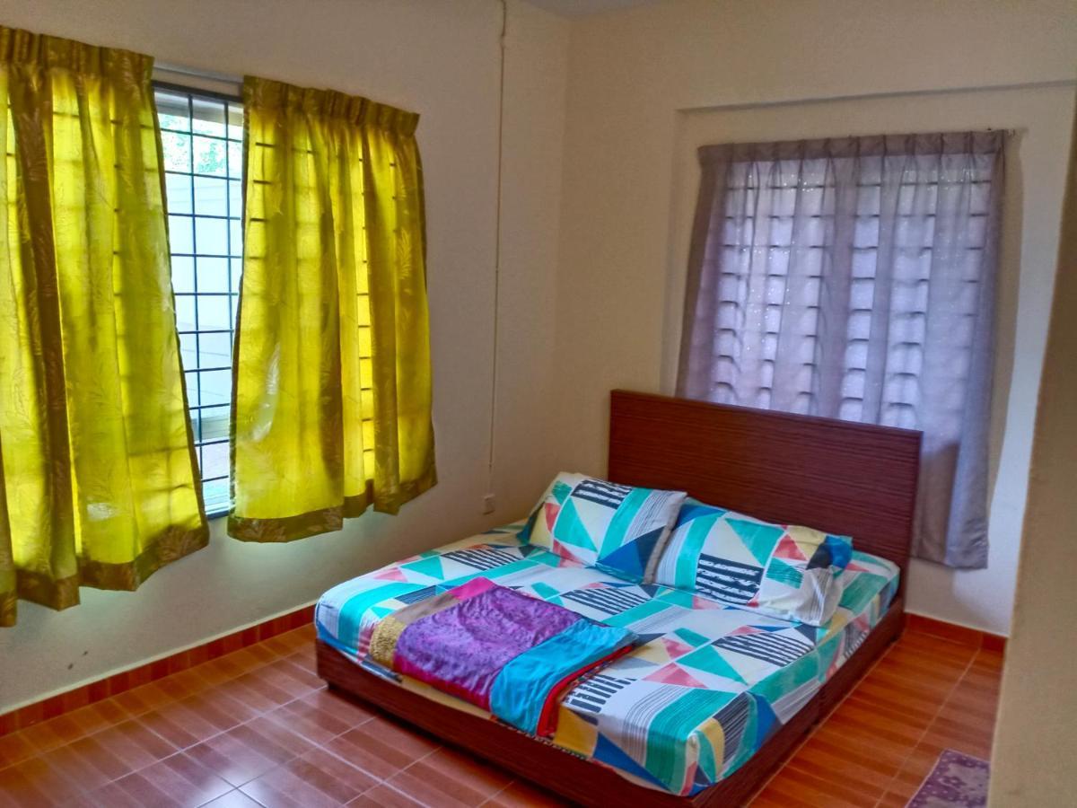 Sunshine Bay Resort Порт-Диксон Экстерьер фото