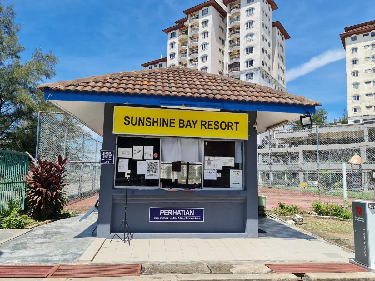 Sunshine Bay Resort Порт-Диксон Экстерьер фото