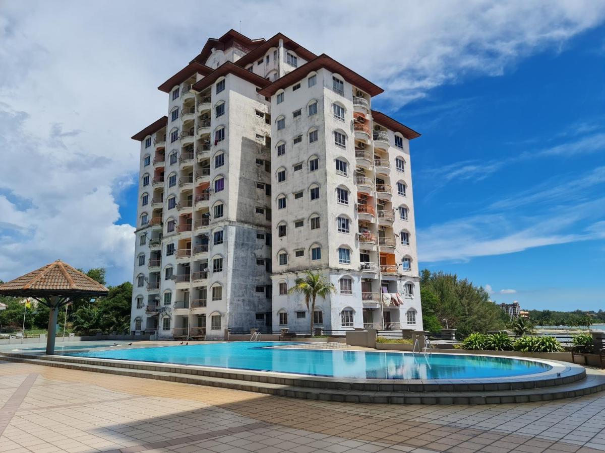 Sunshine Bay Resort Порт-Диксон Экстерьер фото
