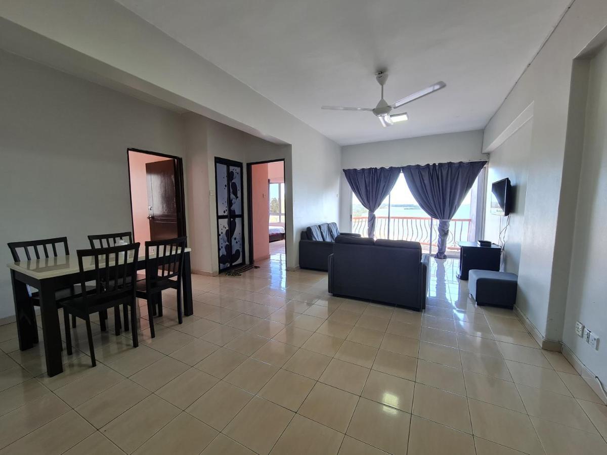 Sunshine Bay Resort Порт-Диксон Экстерьер фото